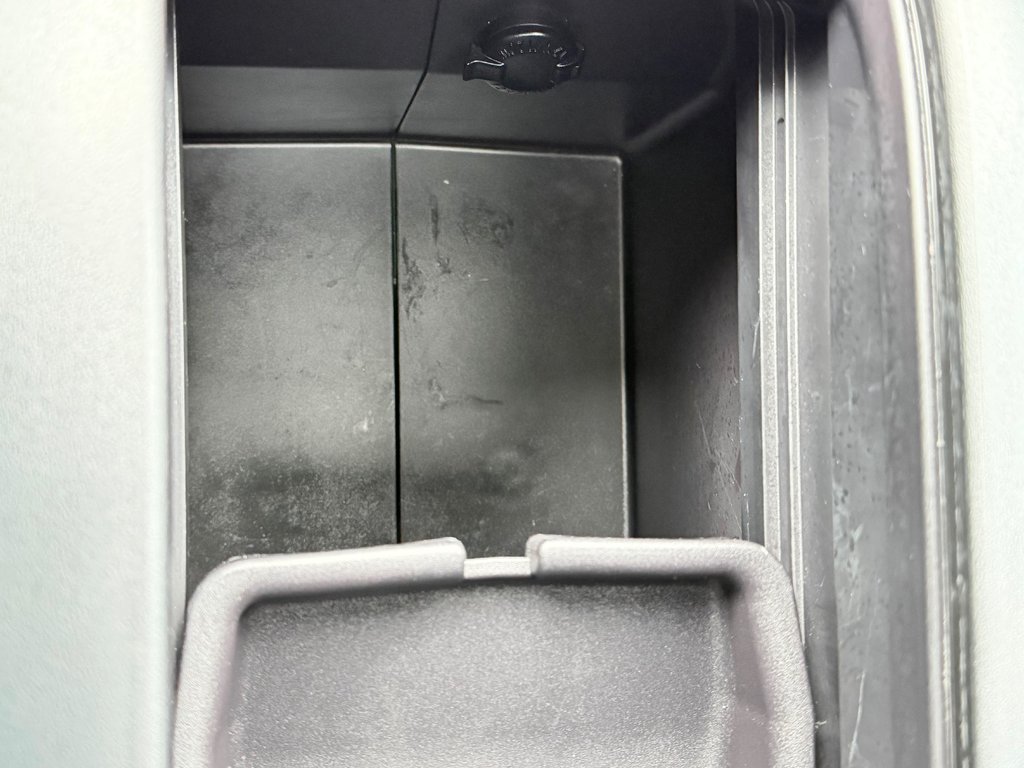 2023 Toyota Highlander XSE / 7 PASSAGERS / PRIX IMBATTABLE / SUPER LOOK / in Thetford Mines, Quebec - 51 - w1024h768px