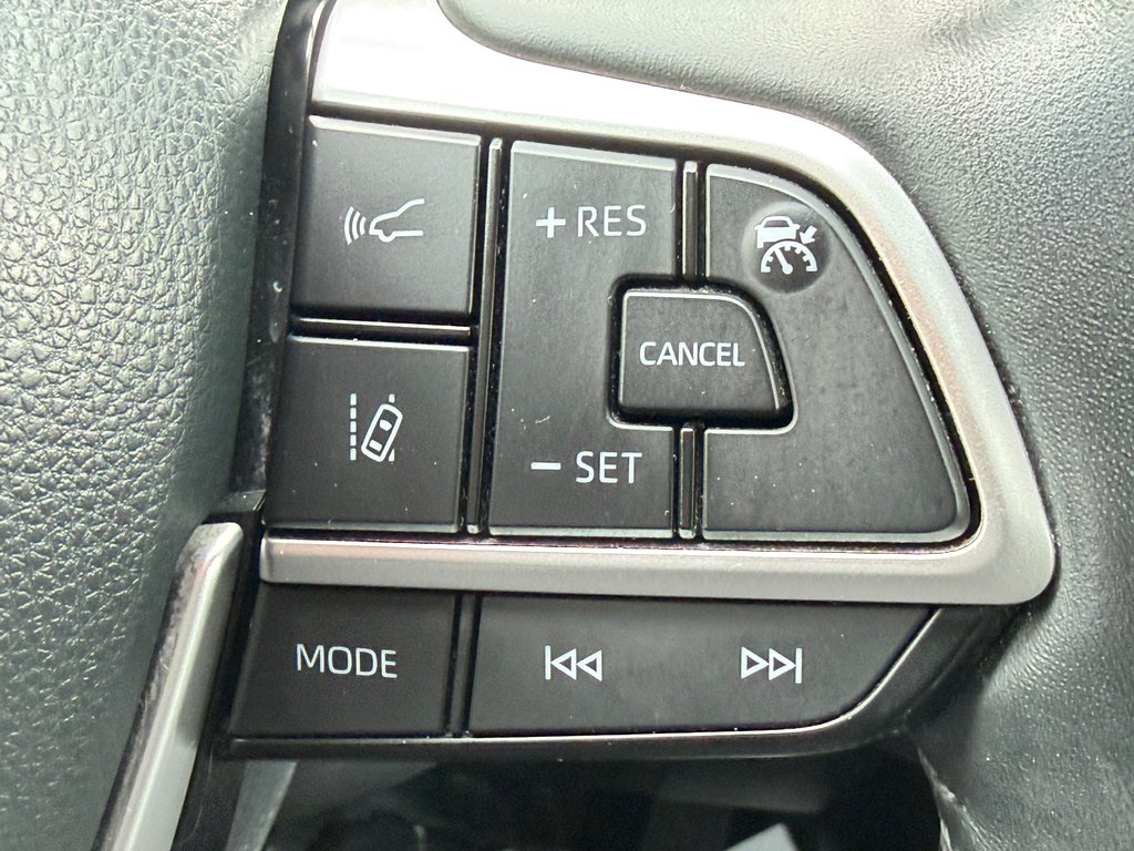 2023 Toyota Highlander XSE / 7 PASSAGERS / PRIX IMBATTABLE / SUPER LOOK / in Thetford Mines, Quebec - 36 - w1024h768px