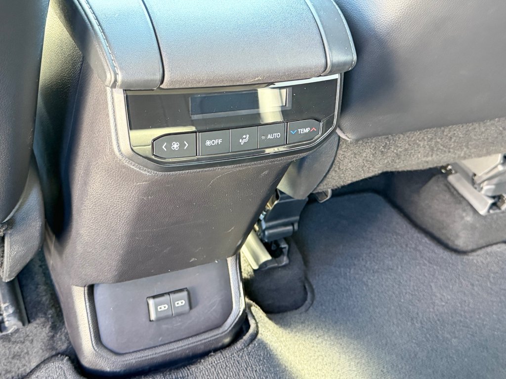 2023 Toyota Highlander HYBRIDE XLE AWD / PEA 29-01-27=100KM / in Thetford Mines, Quebec - 62 - w1024h768px