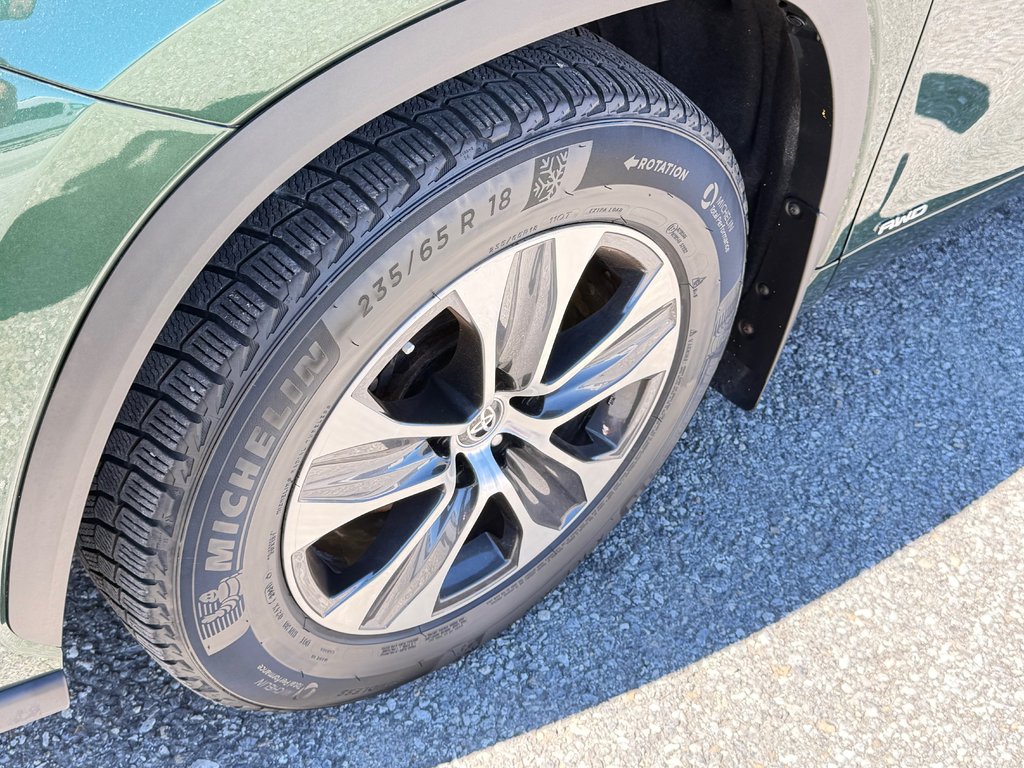 2023 Toyota Highlander HYBRIDE XLE AWD / PEA 29-01-27=100KM / in Thetford Mines, Quebec - 15 - w1024h768px