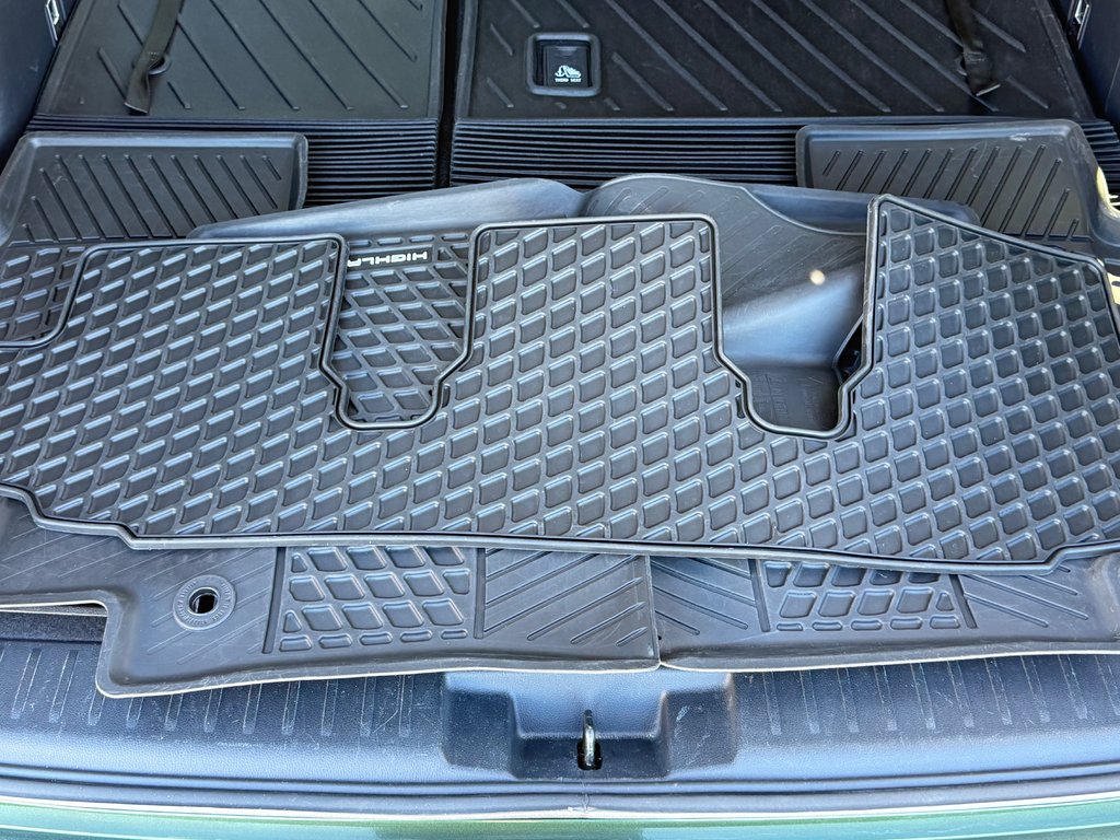 2023 Toyota Highlander HYBRIDE XLE AWD / PEA 29-01-27=100KM / in Thetford Mines, Quebec - 66 - w1024h768px
