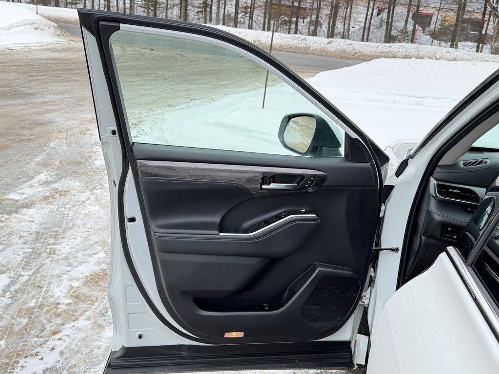 2024 Toyota Highlander LIMITED / MAGS 20'' / 1 SEUL PROPRIETAIRE / WOW in Thetford Mines, Quebec - 29 - w1024h768px