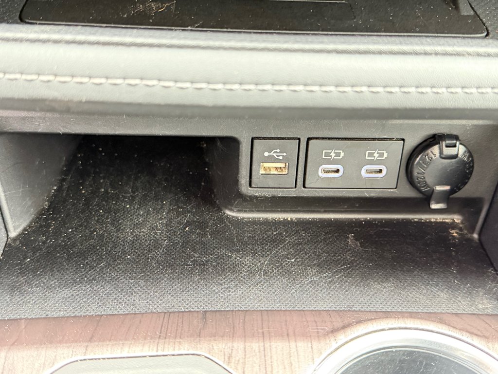 2024 Toyota Highlander LIMITED / MAGS 20'' / 1 SEUL PROPRIETAIRE / WOW in Thetford Mines, Quebec - 52 - w1024h768px