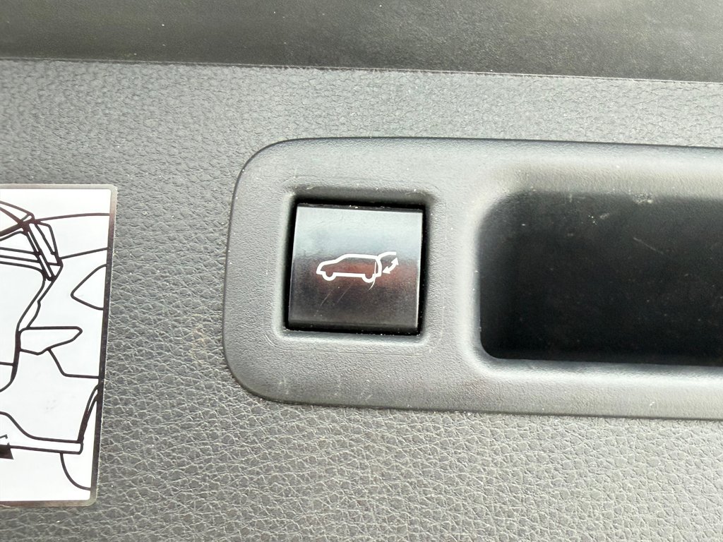 2024 Toyota Highlander LIMITED / MAGS 20'' / 1 SEUL PROPRIETAIRE / WOW in Thetford Mines, Quebec - 77 - w1024h768px