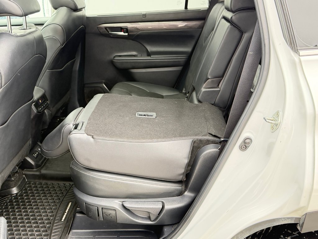 2024 Toyota Highlander LIMITED / MAGS 20'' / 1 SEUL PROPRIETAIRE / WOW in Thetford Mines, Quebec - 69 - w1024h768px