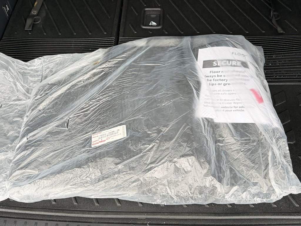 2024 Toyota Highlander LIMITED / MAGS 20'' / 1 SEUL PROPRIETAIRE / WOW in Thetford Mines, Quebec - 73 - w1024h768px