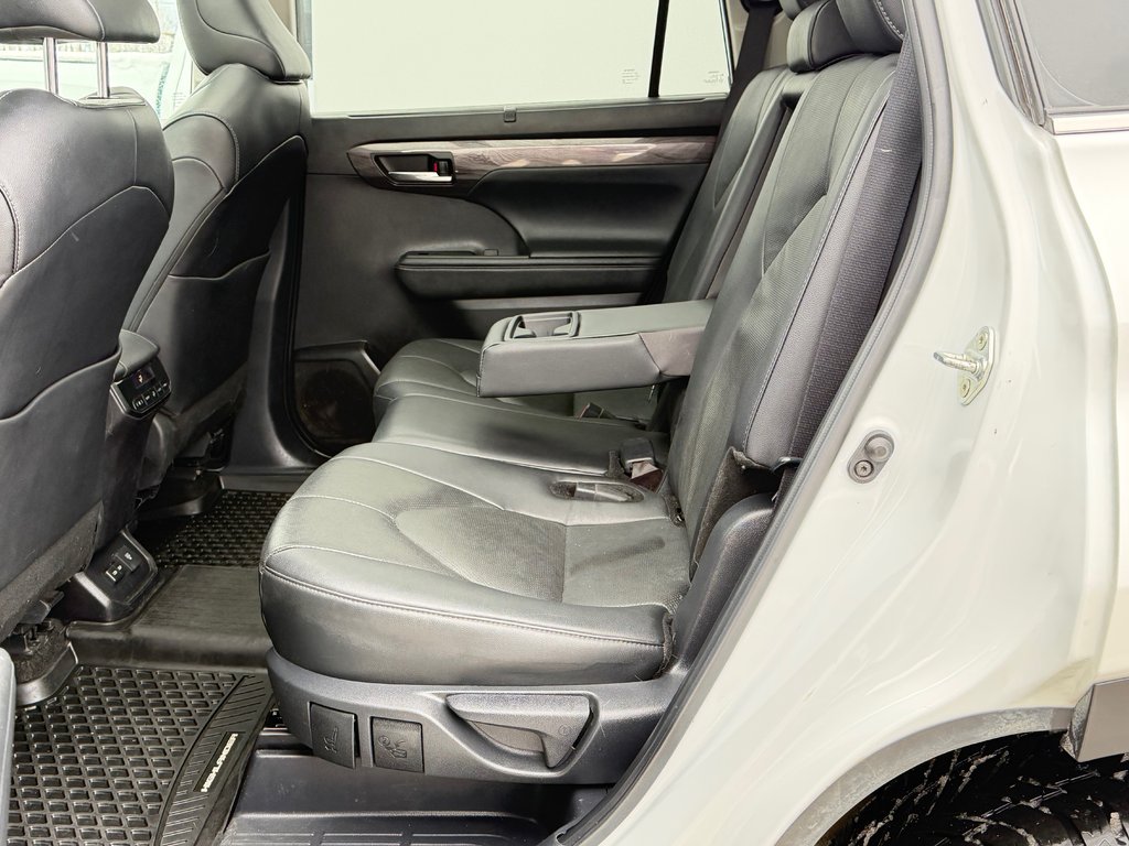 2024 Toyota Highlander LIMITED / MAGS 20'' / 1 SEUL PROPRIETAIRE / WOW in Thetford Mines, Quebec - 67 - w1024h768px