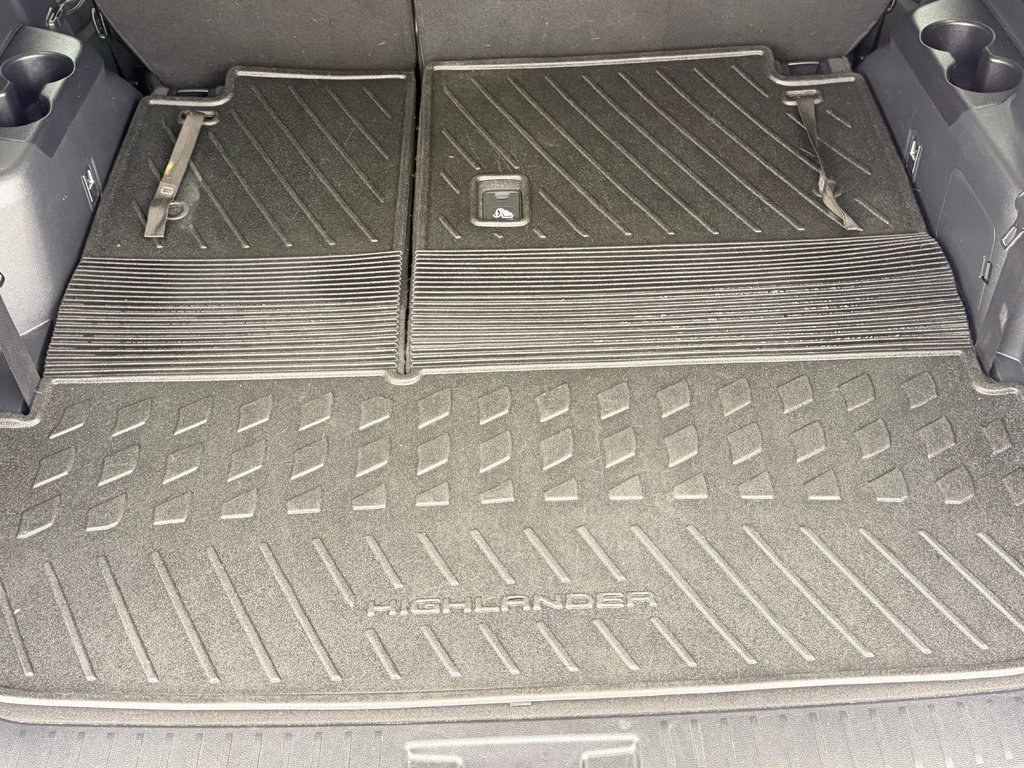 2024 Toyota Highlander LIMITED / MAGS 20'' / 1 SEUL PROPRIETAIRE / WOW in Thetford Mines, Quebec - 72 - w1024h768px