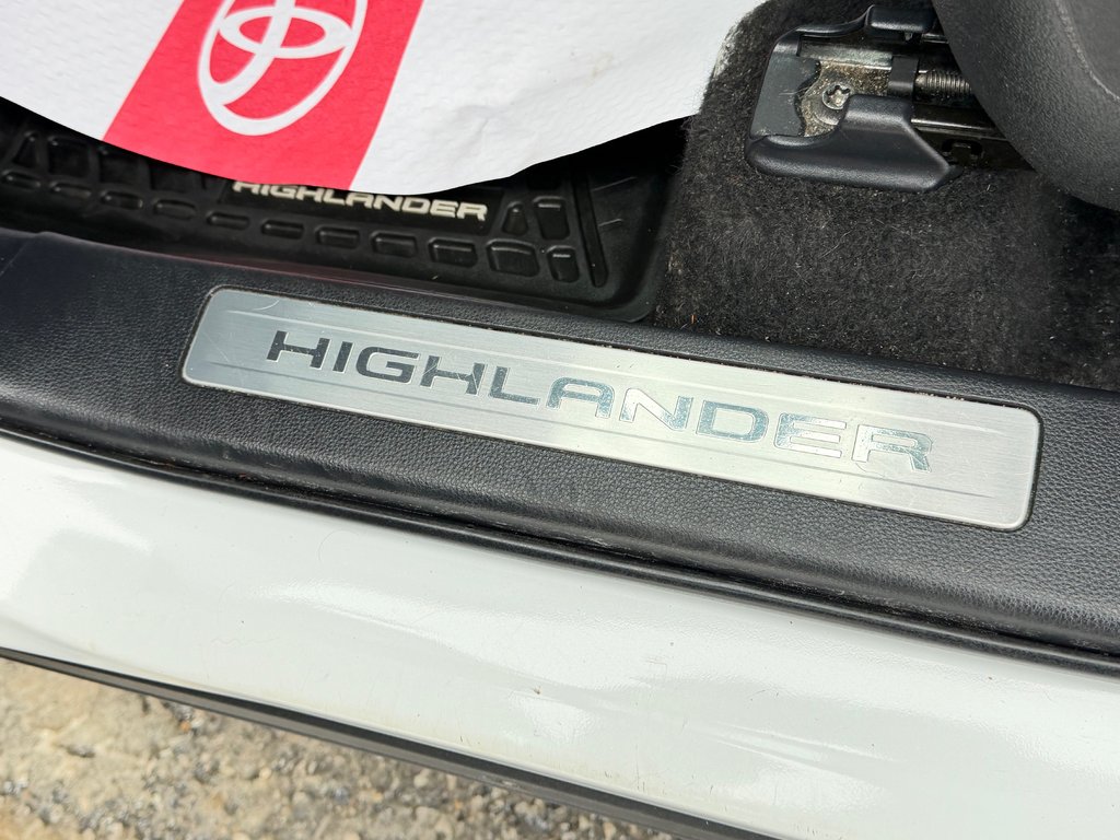 2024 Toyota Highlander LIMITED / MAGS 20'' / 1 SEUL PROPRIETAIRE / WOW in Thetford Mines, Quebec - 35 - w1024h768px