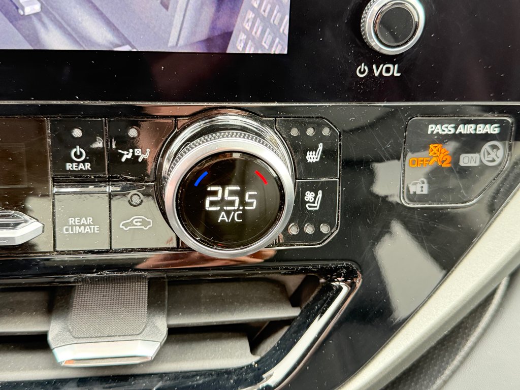 2024 Toyota Highlander LIMITED / MAGS 20'' / 1 SEUL PROPRIETAIRE / WOW in Thetford Mines, Quebec - 49 - w1024h768px