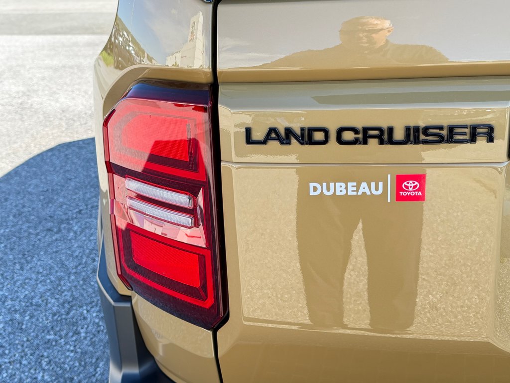 2024 Toyota Land Cruiser PREMIUM AWD / HYPER RARE / PARFAIT POUR EXPORT / in Thetford Mines, Quebec - 26 - w1024h768px