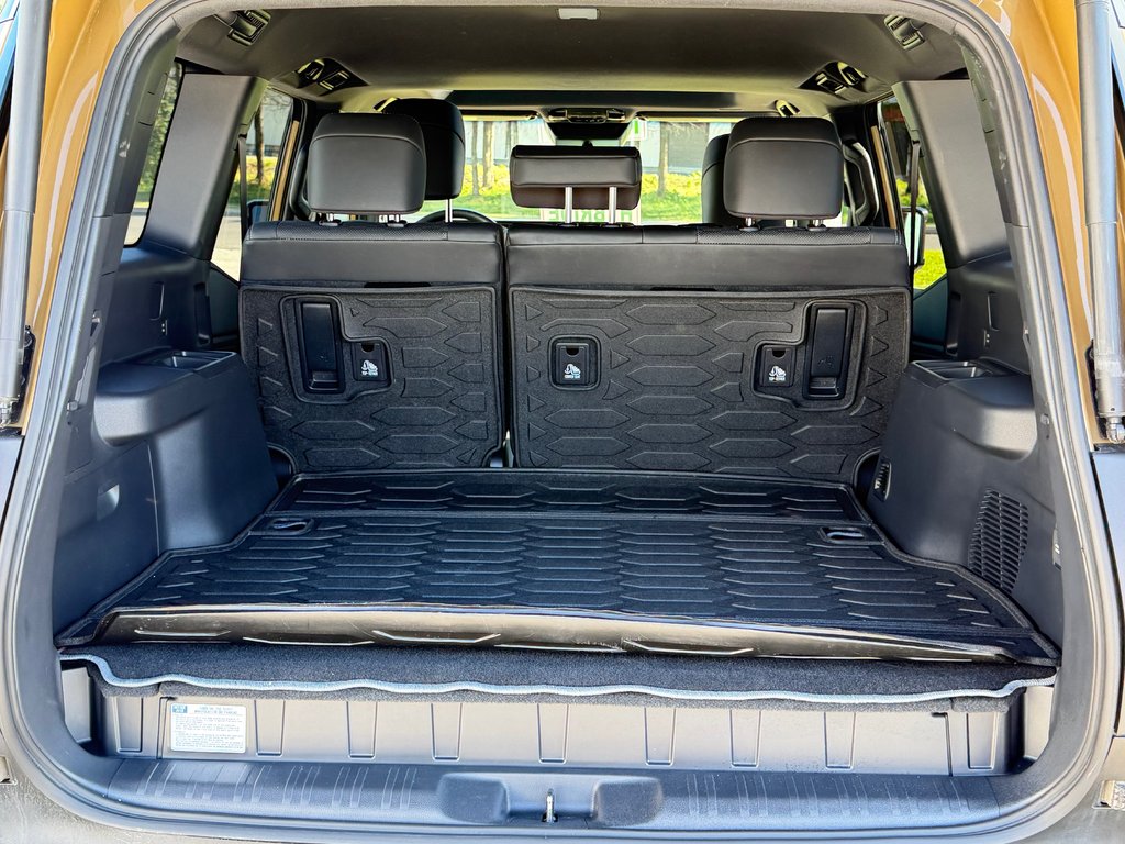 2024 Toyota Land Cruiser PREMIUM AWD / HYPER RARE / PARFAIT POUR EXPORT / in Thetford Mines, Quebec - 81 - w1024h768px
