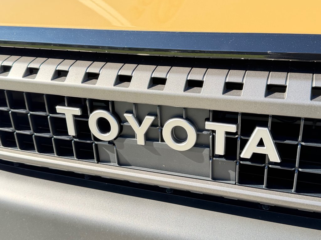 2024 Toyota Land Cruiser PREMIUM AWD / HYPER RARE / PARFAIT POUR EXPORT / in Thetford Mines, Quebec - 14 - w1024h768px