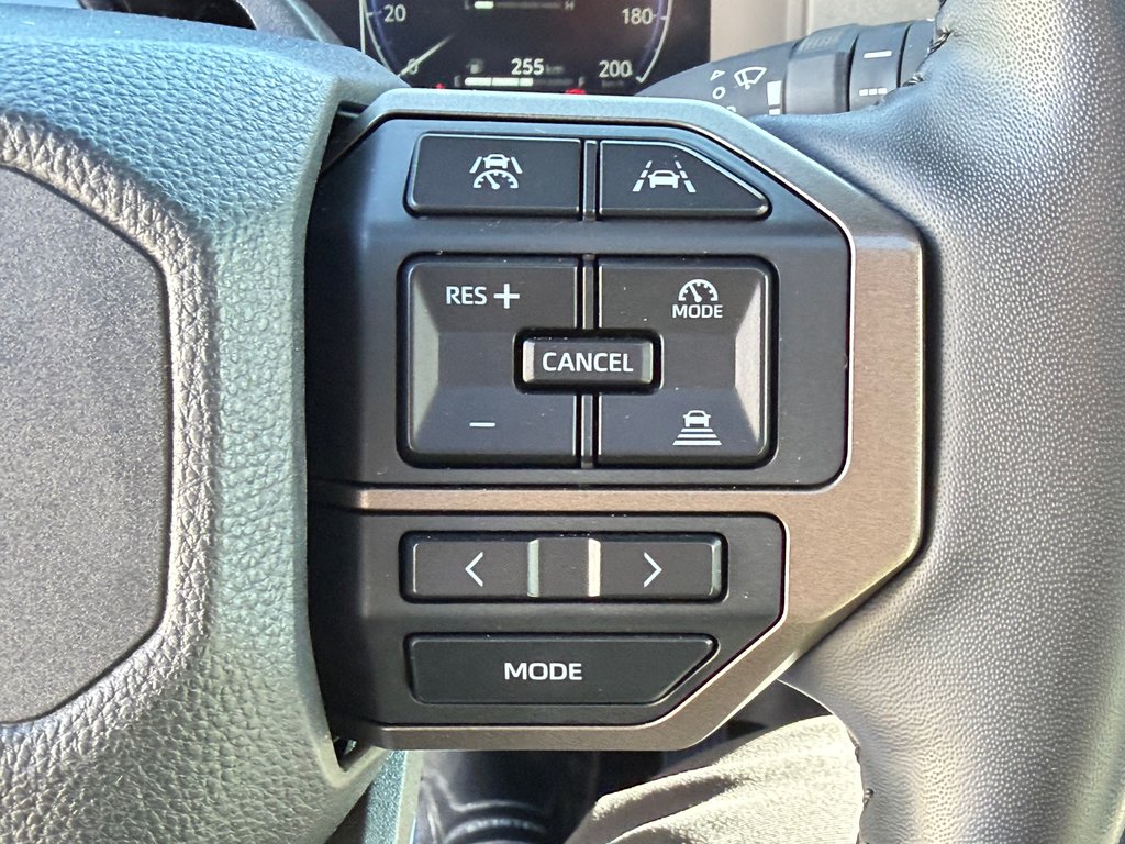 2024 Toyota Land Cruiser PREMIUM AWD / HYPER RARE / PARFAIT POUR EXPORT / in Thetford Mines, Quebec - 51 - w1024h768px