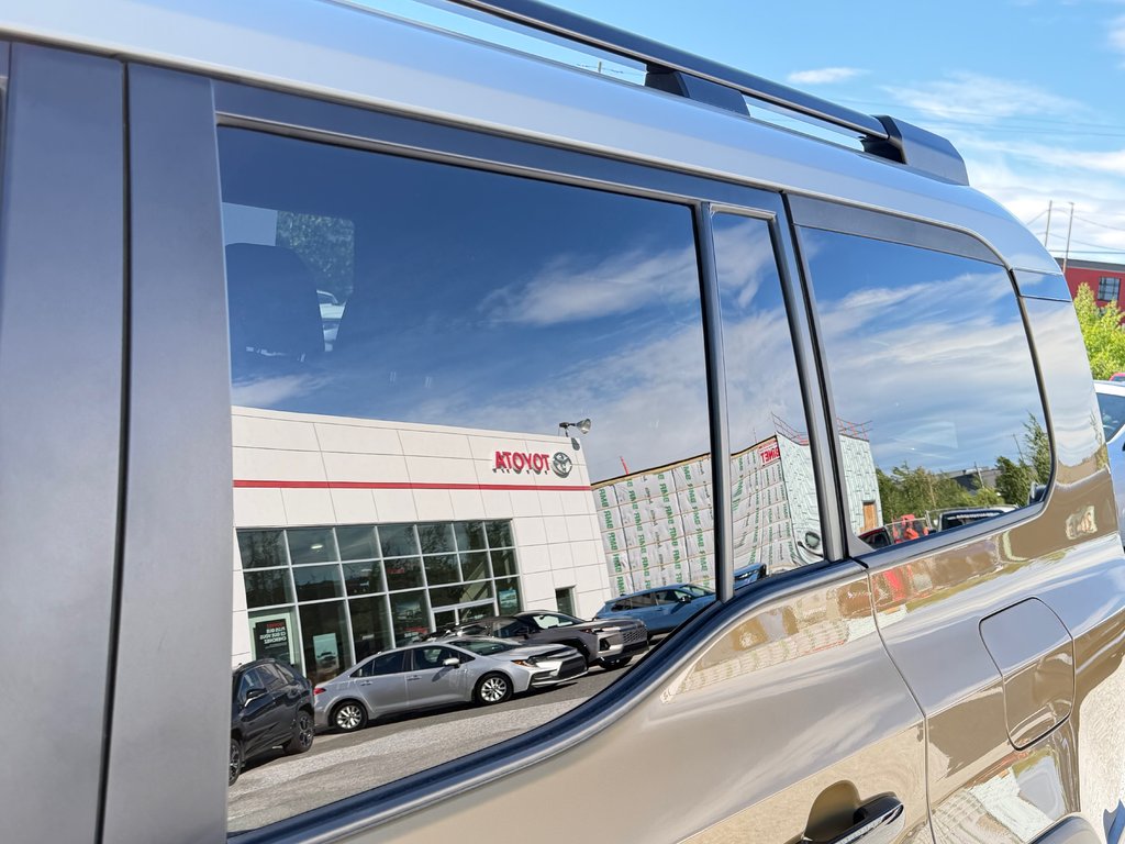 2024 Toyota Land Cruiser PREMIUM AWD / HYPER RARE / PARFAIT POUR EXPORT / in Thetford Mines, Quebec - 24 - w1024h768px