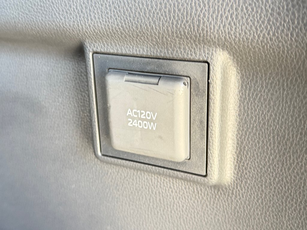 2024 Toyota Land Cruiser PREMIUM AWD / HYPER RARE / PARFAIT POUR EXPORT / in Thetford Mines, Quebec - 84 - w1024h768px