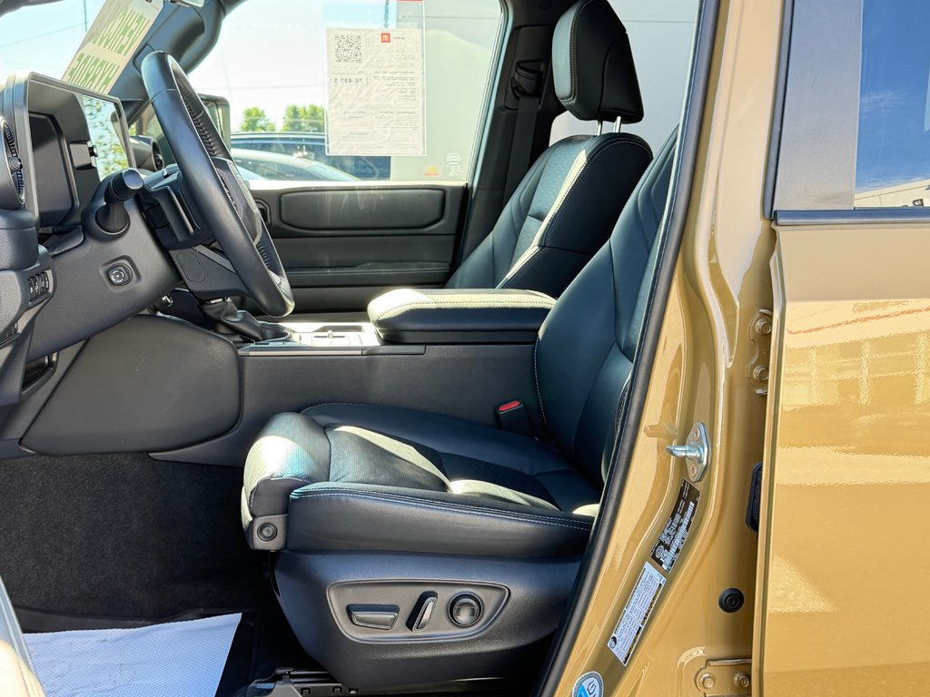 2024 Toyota Land Cruiser PREMIUM AWD / HYPER RARE / PARFAIT POUR EXPORT / in Thetford Mines, Quebec - 37 - w1024h768px