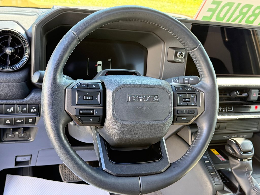 2024 Toyota Land Cruiser PREMIUM AWD / HYPER RARE / PARFAIT POUR EXPORT / in Thetford Mines, Quebec - 45 - w1024h768px