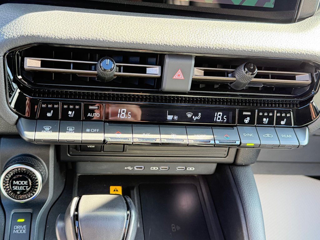 2024 Toyota Land Cruiser PREMIUM AWD / HYPER RARE / PARFAIT POUR EXPORT / in Thetford Mines, Quebec - 60 - w1024h768px