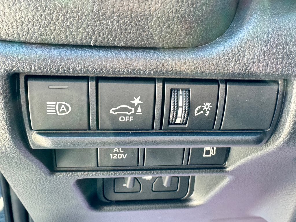 Toyota Land Cruiser 1958 / LIFT KIT / MAGS FUEL 20 / PNEUS BF KO3 / EMBLEME NOIR / UNIQUE 2025 à Thetford Mines, Québec - 33 - w1024h768px