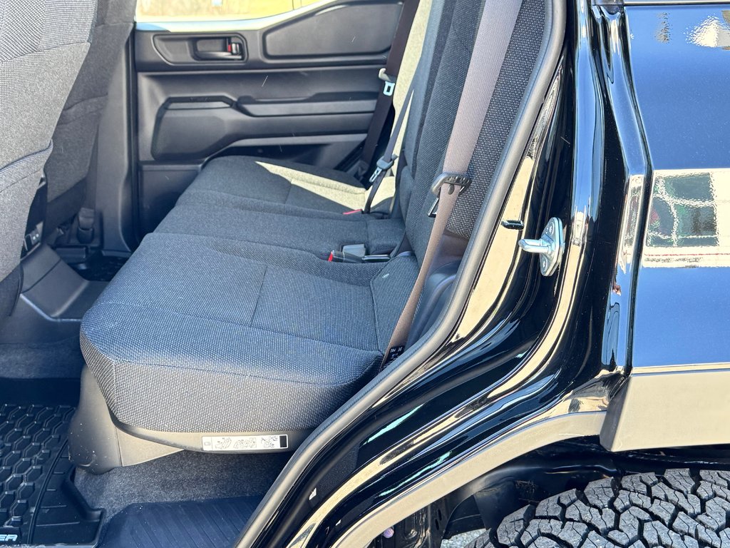 Toyota Land Cruiser 1958 / LIFT KIT / MAGS FUEL 20 / PNEUS BF KO3 / EMBLEME NOIR / UNIQUE 2025 à Thetford Mines, Québec - 60 - w1024h768px