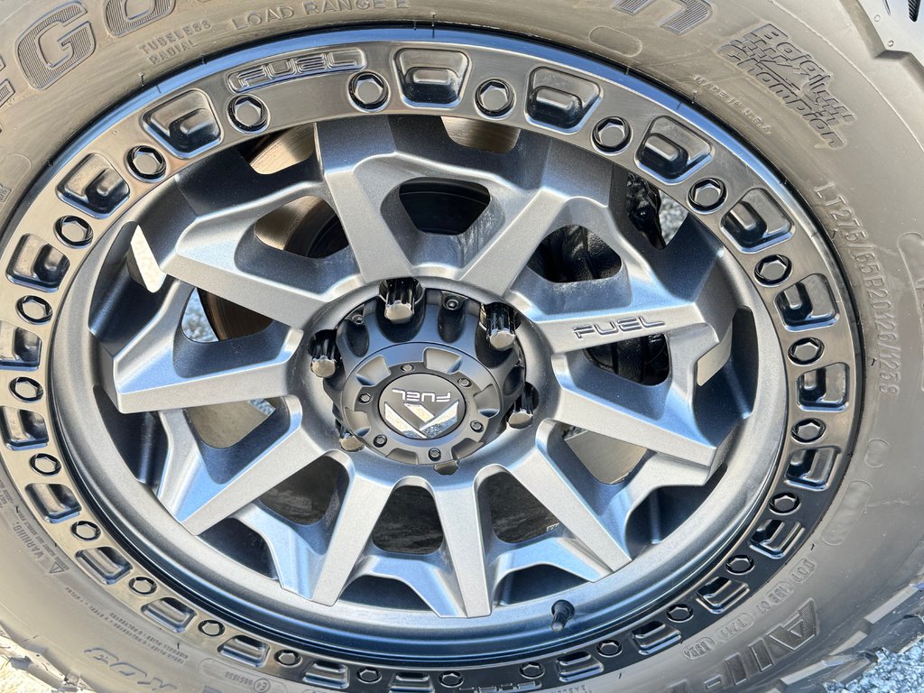 Toyota Land Cruiser 1958 / LIFT KIT / MAGS FUEL 20 / PNEUS BF KO3 / EMBLEME NOIR / UNIQUE 2025 à Thetford Mines, Québec - 16 - w1024h768px