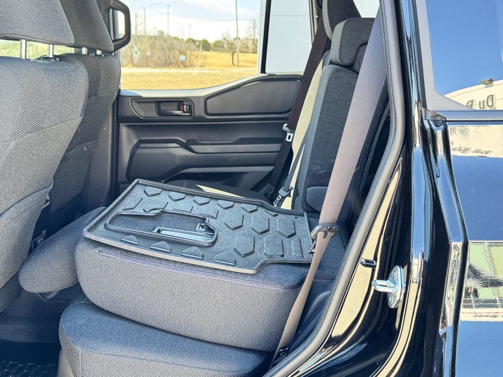 Toyota Land Cruiser 1958 / LIFT KIT / MAGS FUEL 20 / PNEUS BF KO3 / EMBLEME NOIR / UNIQUE 2025 à Thetford Mines, Québec - 61 - w1024h768px