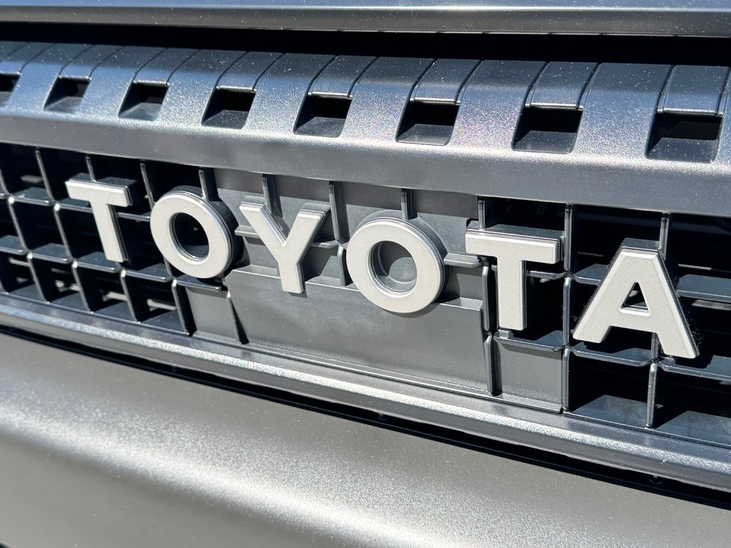 Toyota Land Cruiser 1958 / LIFT KIT / MAGS FUEL 20 / PNEUS BF KO3 / EMBLEME NOIR / UNIQUE 2025 à Thetford Mines, Québec - 13 - w1024h768px