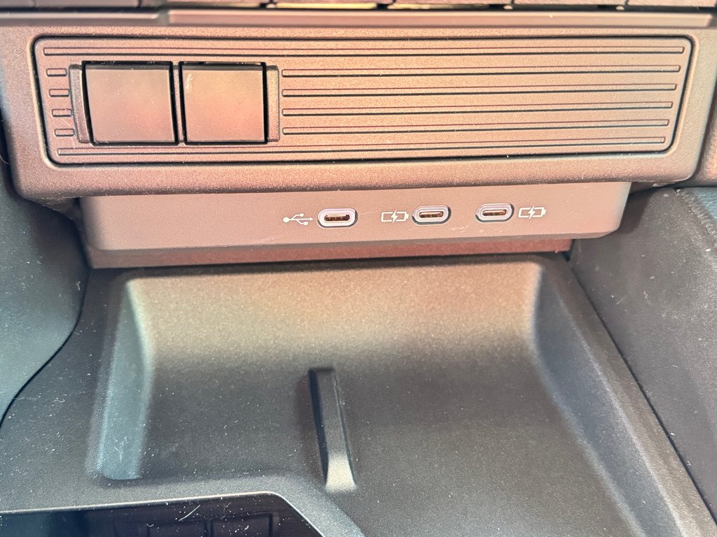 Toyota Land Cruiser 1958 / LIFT KIT / MAGS FUEL 20 / PNEUS BF KO3 / EMBLEME NOIR / UNIQUE 2025 à Thetford Mines, Québec - 45 - w1024h768px