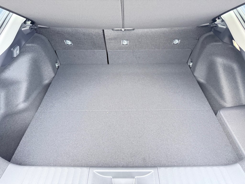 Toyota Prius Plug-In Hybrid SE 2026 à Thetford Mines, Québec - 38 - w1024h768px