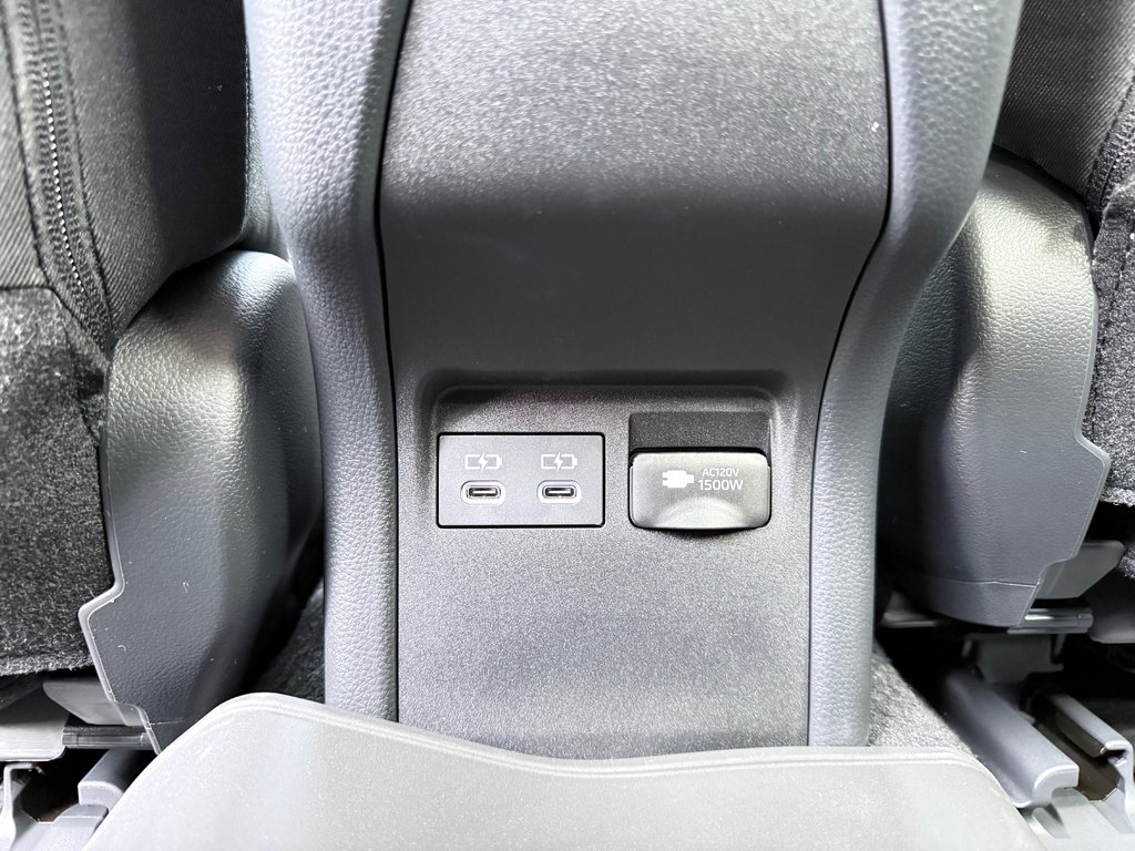 Toyota Prius Plug-In Hybrid SE 2026 à Thetford Mines, Québec - 36 - w1024h768px