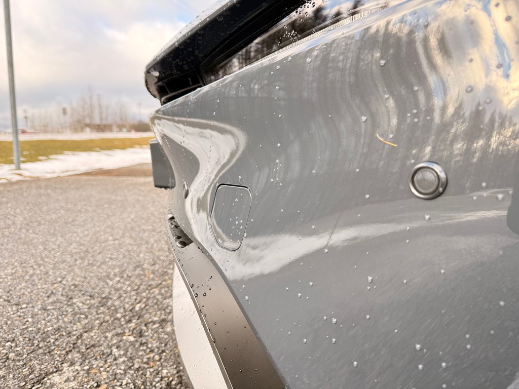 Toyota Prius Plug-In Hybrid SE 2026 à Thetford Mines, Québec - 11 - w1024h768px