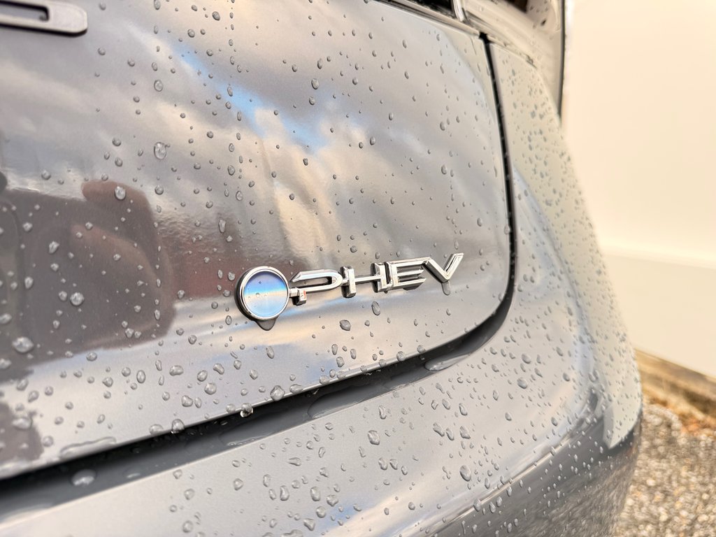 Toyota Prius Plug-In Hybrid SE 2026 à Thetford Mines, Québec - 16 - w1024h768px