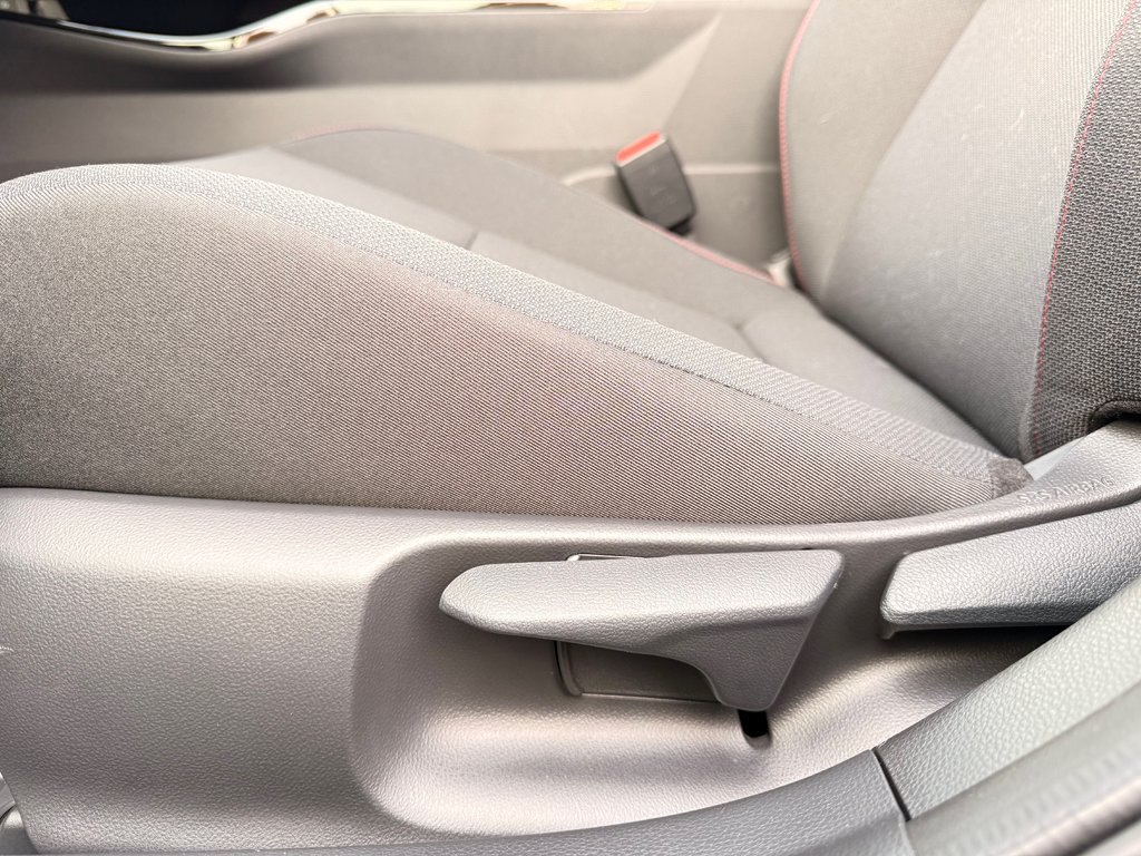 Toyota Prius Plug-In Hybrid SE 2026 à Thetford Mines, Québec - 20 - w1024h768px