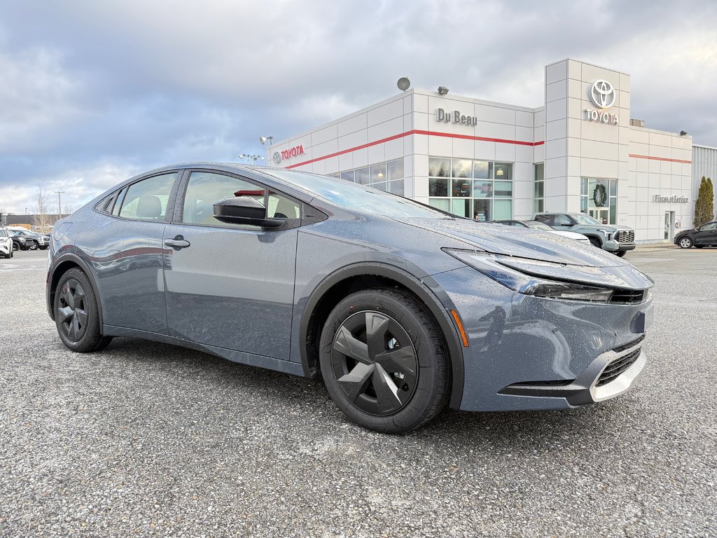 Toyota Prius Plug-In Hybrid SE 2026 à Thetford Mines, Québec - 3 - w1024h768px