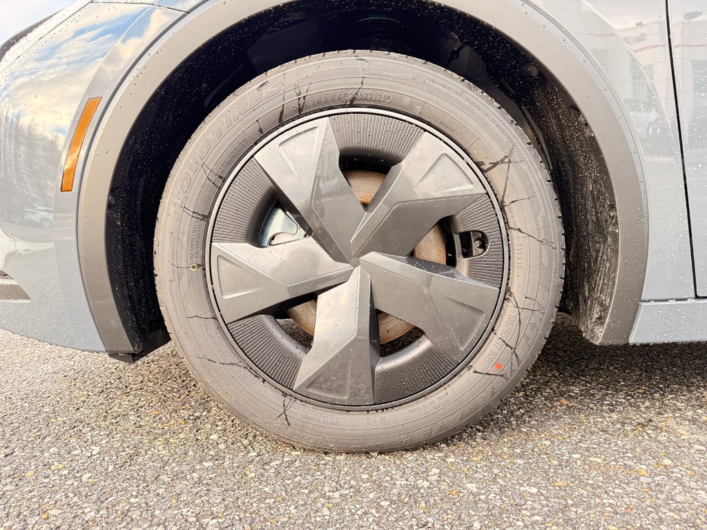 Toyota Prius Plug-In Hybrid SE 2026 à Thetford Mines, Québec - 12 - w1024h768px