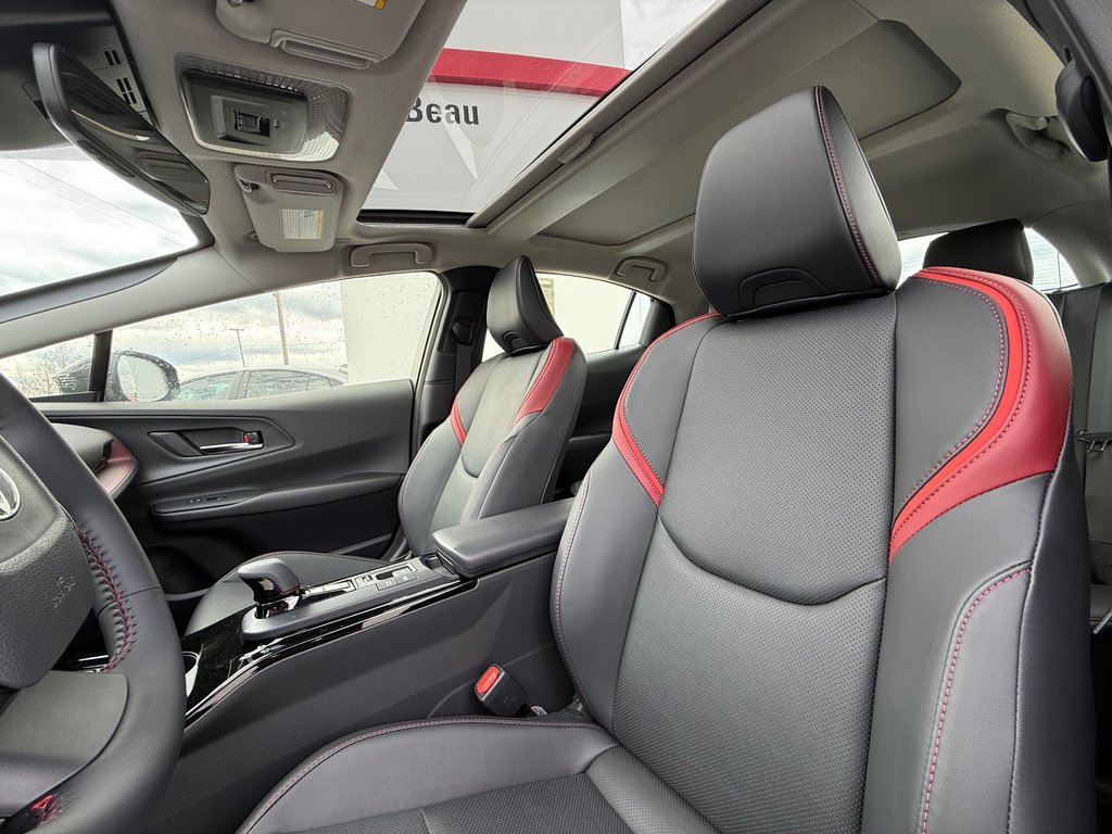 2026 Toyota Prius Plug-In Hybrid XSE in Thetford Mines, Quebec - 17 - w1024h768px