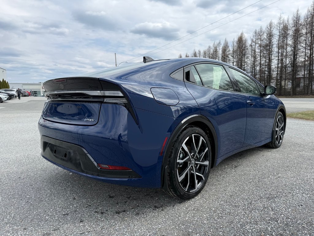 2026 Toyota Prius Plug-In Hybrid XSE in Thetford Mines, Quebec - 5 - w1024h768px