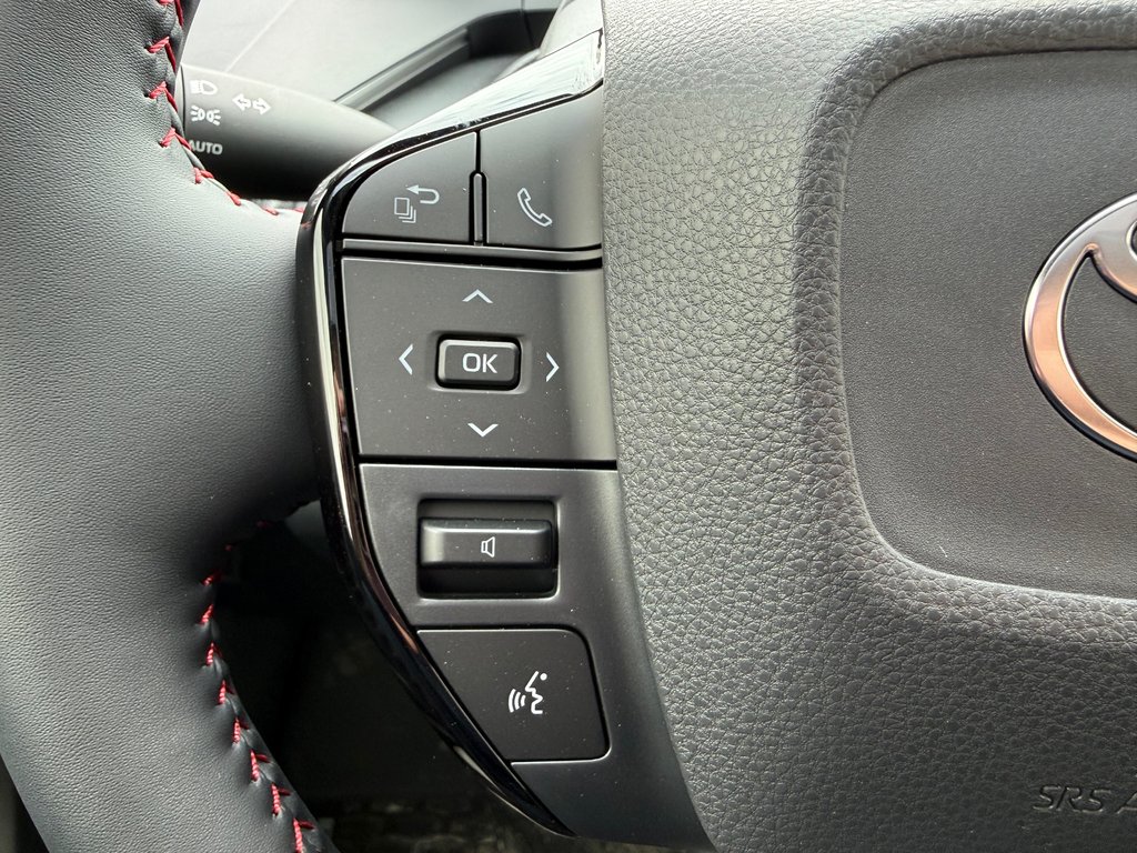 2026 Toyota Prius Plug-In Hybrid XSE in Thetford Mines, Quebec - 21 - w1024h768px
