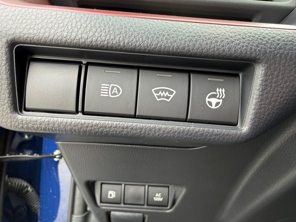 2026 Toyota Prius Plug-In Hybrid XSE in Thetford Mines, Quebec - 19 - w1024h768px