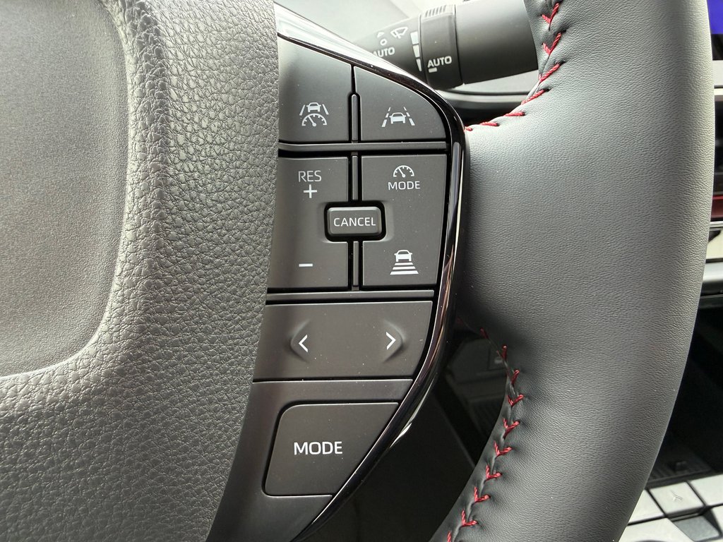 2026 Toyota Prius Plug-In Hybrid XSE in Thetford Mines, Quebec - 22 - w1024h768px