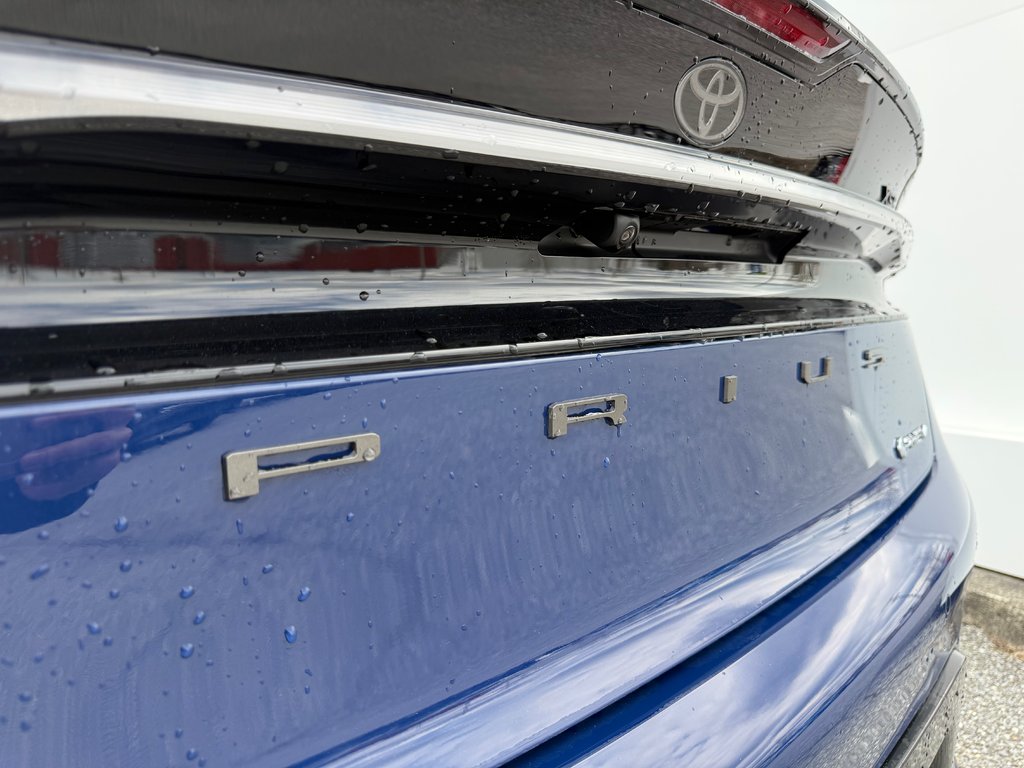 2026 Toyota Prius Plug-In Hybrid XSE in Thetford Mines, Quebec - 14 - w1024h768px