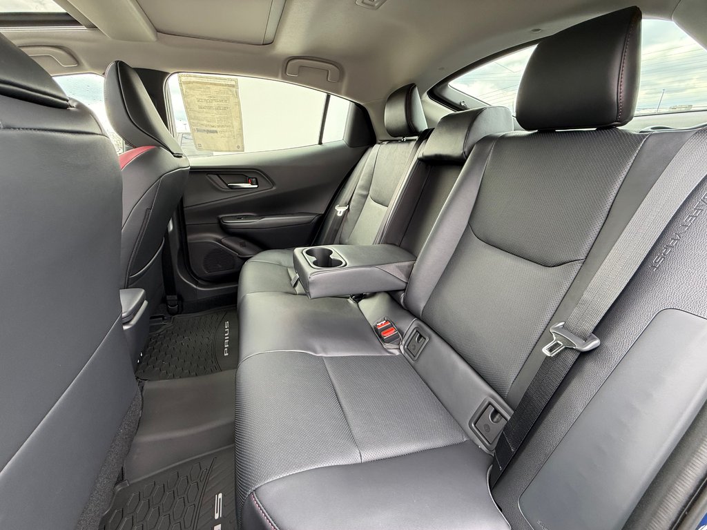 2026 Toyota Prius Plug-In Hybrid XSE in Thetford Mines, Quebec - 29 - w1024h768px