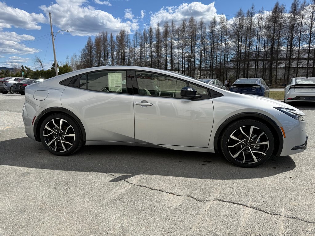 2026 Toyota Prius Plug-In Hybrid XSE in Thetford Mines, Quebec - 4 - w1024h768px