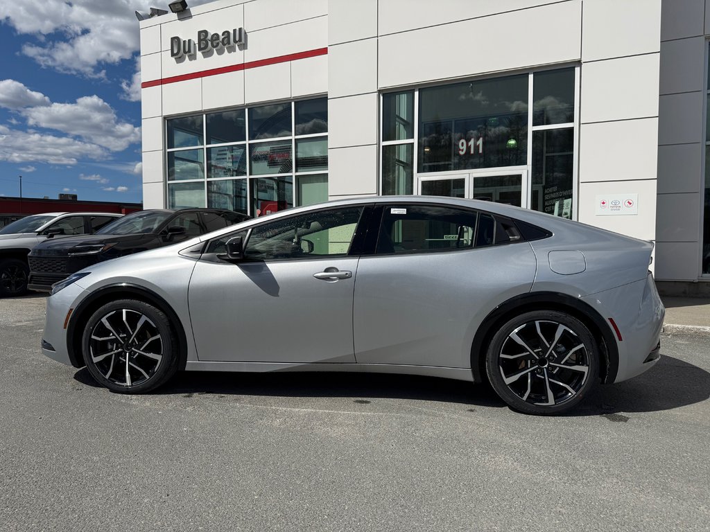 2026 Toyota Prius Plug-In Hybrid XSE in Thetford Mines, Quebec - 8 - w1024h768px