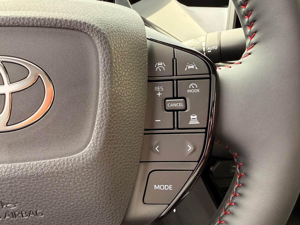 2026 Toyota Prius Plug-In Hybrid XSE in Thetford Mines, Quebec - 20 - w1024h768px