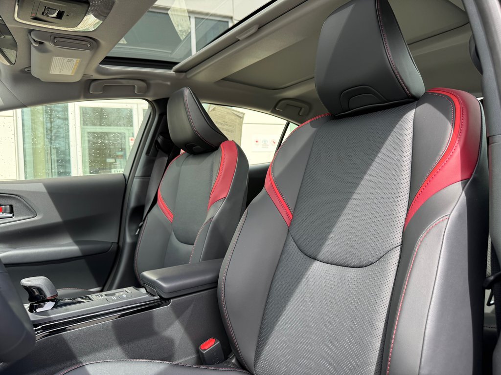 2026 Toyota Prius Plug-In Hybrid XSE in Thetford Mines, Quebec - 14 - w1024h768px