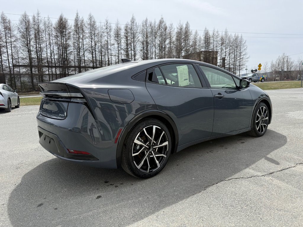 2026 Toyota Prius Plug-In Hybrid XSE in Thetford Mines, Quebec - 5 - w1024h768px