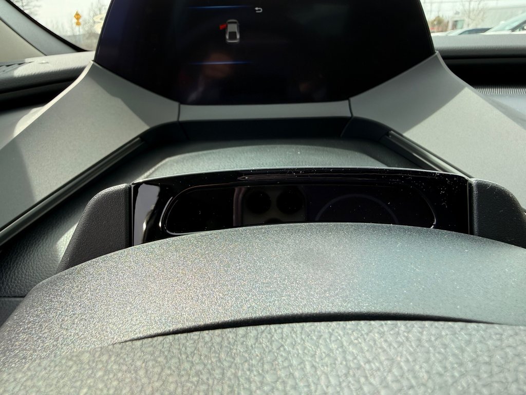 2026 Toyota Prius Plug-In Hybrid XSE in Thetford Mines, Quebec - 21 - w1024h768px