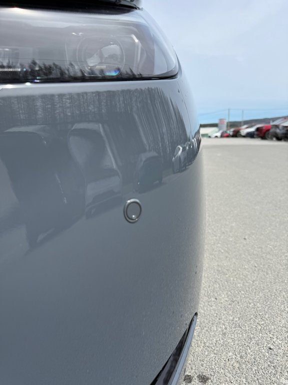 2026 Toyota Prius Plug-In Hybrid XSE in Thetford Mines, Quebec - 9 - w1024h768px